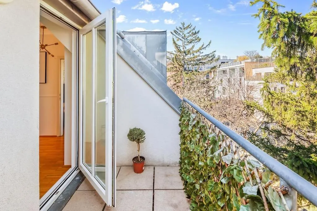 2 Seperate Full Apartments / 5 Bedroom / Rooftop / Vídeň