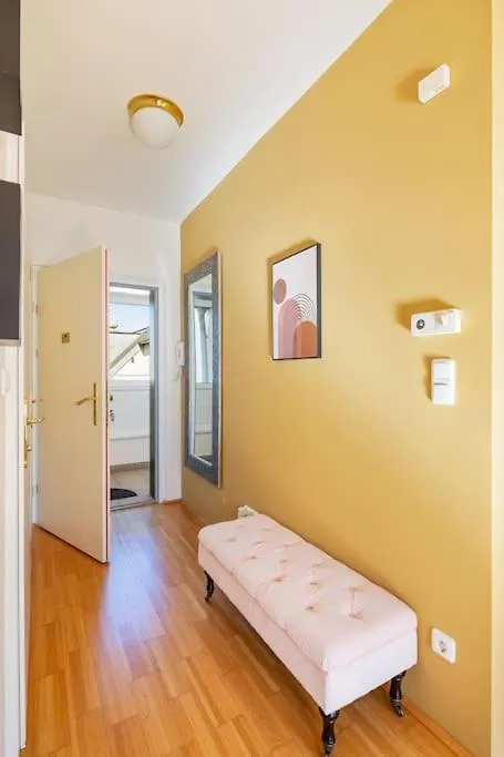 2 Seperate Full Apartments / 5 Bedroom / Rooftop / Vídeň