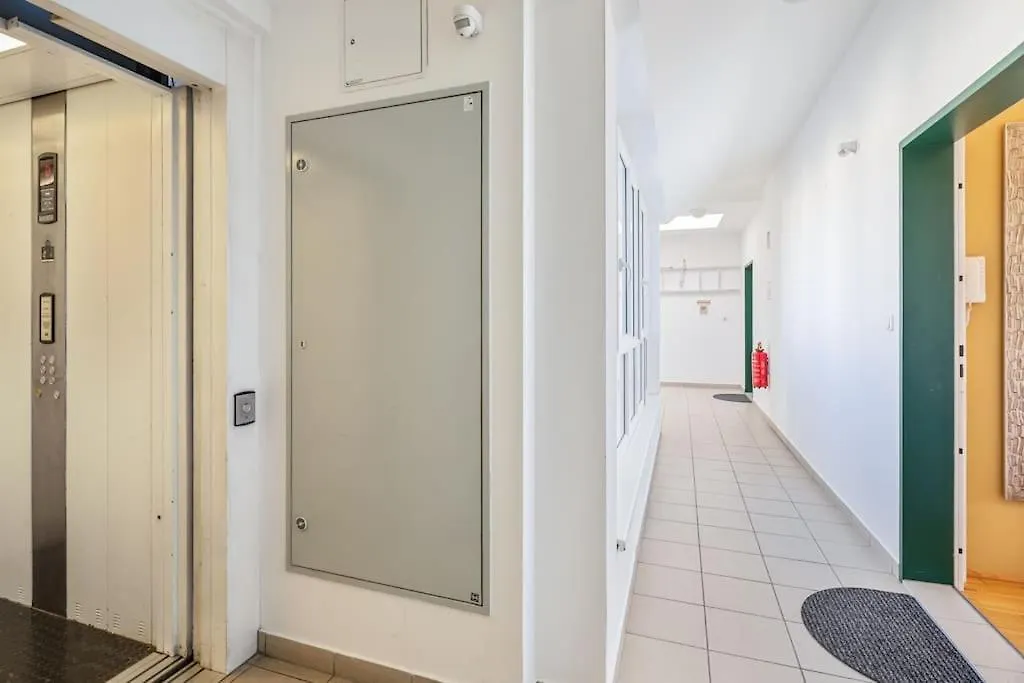 2 Seperate Full Apartments / 5 Bedroom / Rooftop / Vídeň