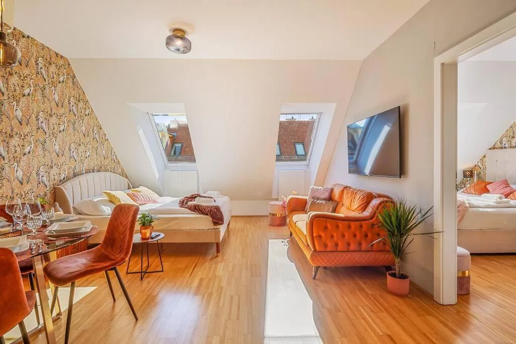 2 Seperate Full Apartments / 5 Bedroom / Rooftop / Vídeň