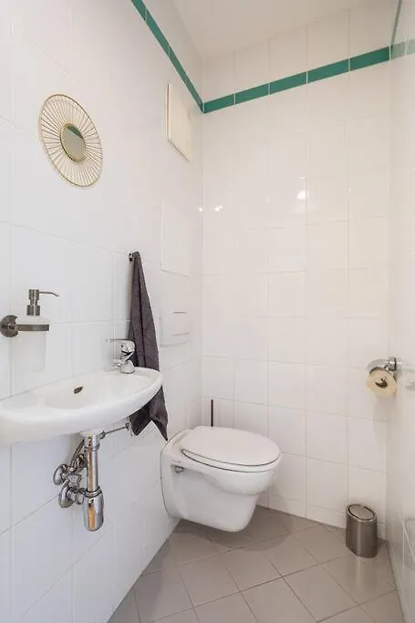 2 Seperate Full Apartments / 5 Bedroom / Rooftop / Vienna Austria