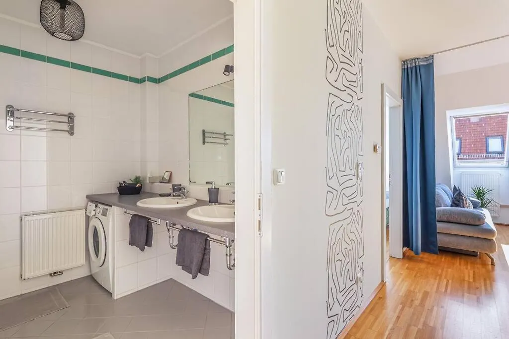 2 Seperate Full Apartments / 5 Bedroom / Rooftop / Vienna