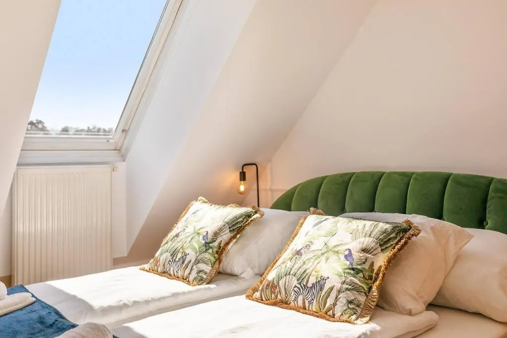 2 Seperate Full Apartments / 5 Bedroom / Rooftop / Vienna
