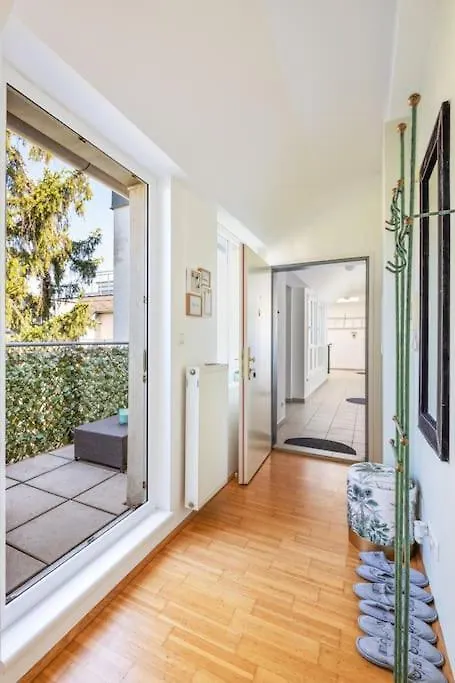 2 Seperate Full Apartments / 5 Bedroom / Rooftop / Vienna Austria